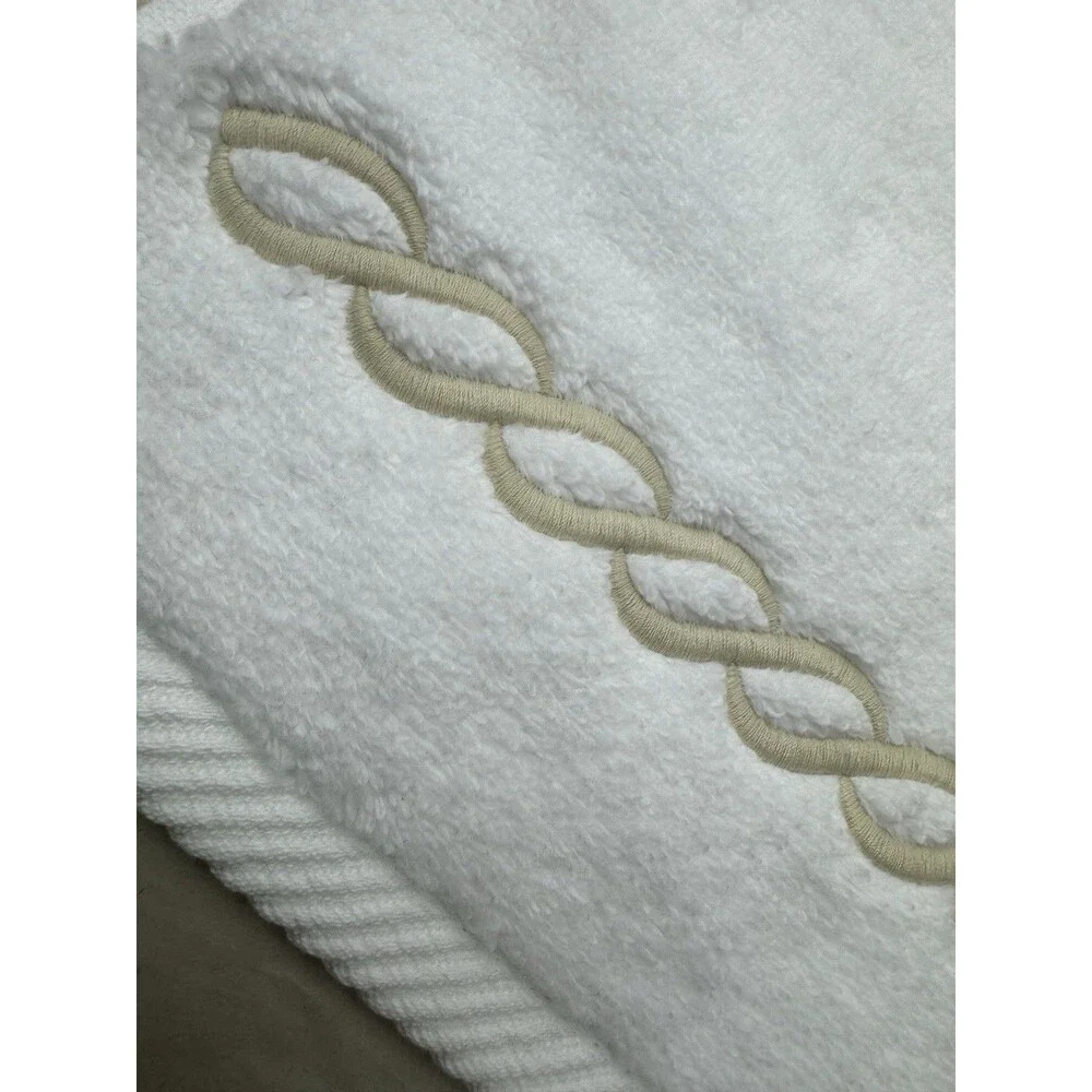 Matouk Classic Chain Milagro Cotton Fingertip Towel 12x20” NWT $86 White/Sand